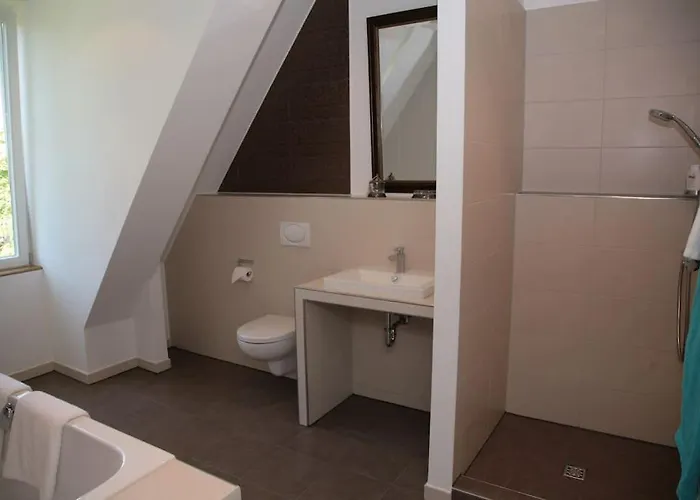 Haus Keppelborg: Zi Elisabeth Mit Burgmauerblick *