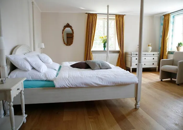 Haus Keppelborg: Zi Elisabeth Mit Burgmauerblick Lejlighed