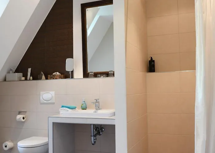 Haus Keppelborg: Zi Elisabeth Mit Burgmauerblick Apartmán